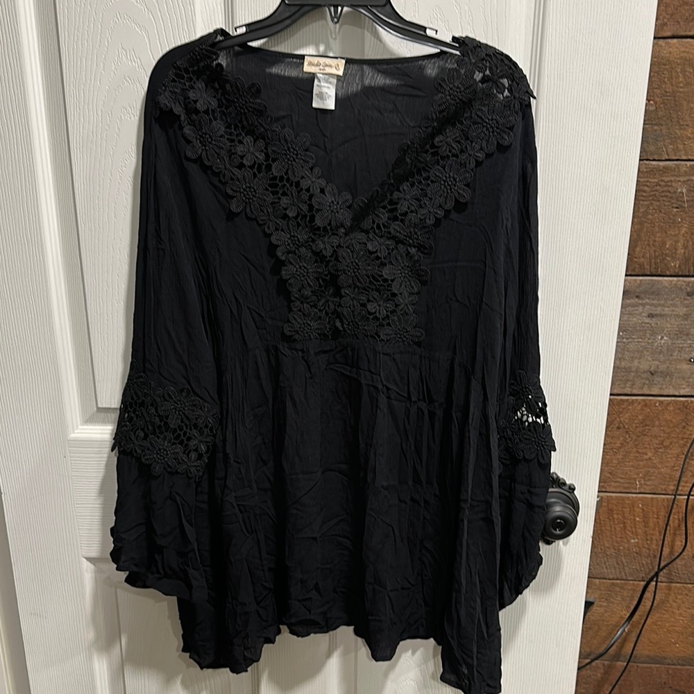 Black Lace Trim Women's Top (G122)